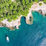 Gigi - By Guide * Μεντουλίν